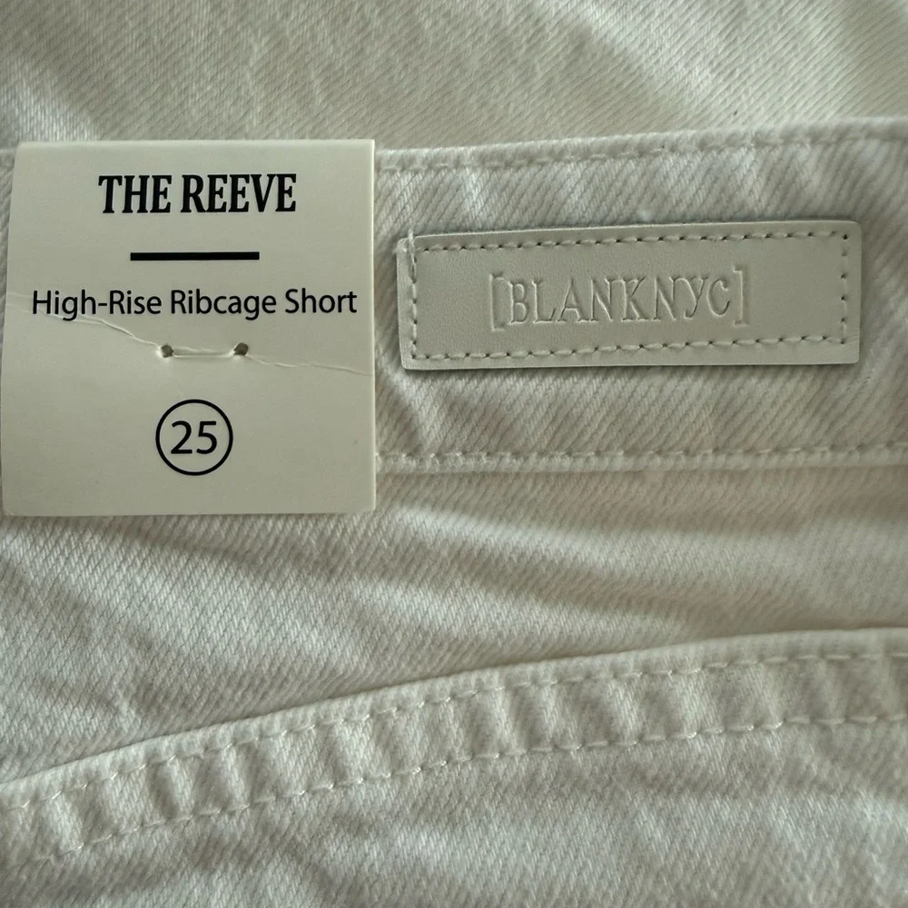 Blank NYC The Reeve High Rise Ribcage Frayed Hem Short White NWT Size 25 - Picture 5 of 7